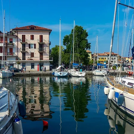 Krystall 45642 Apartment *